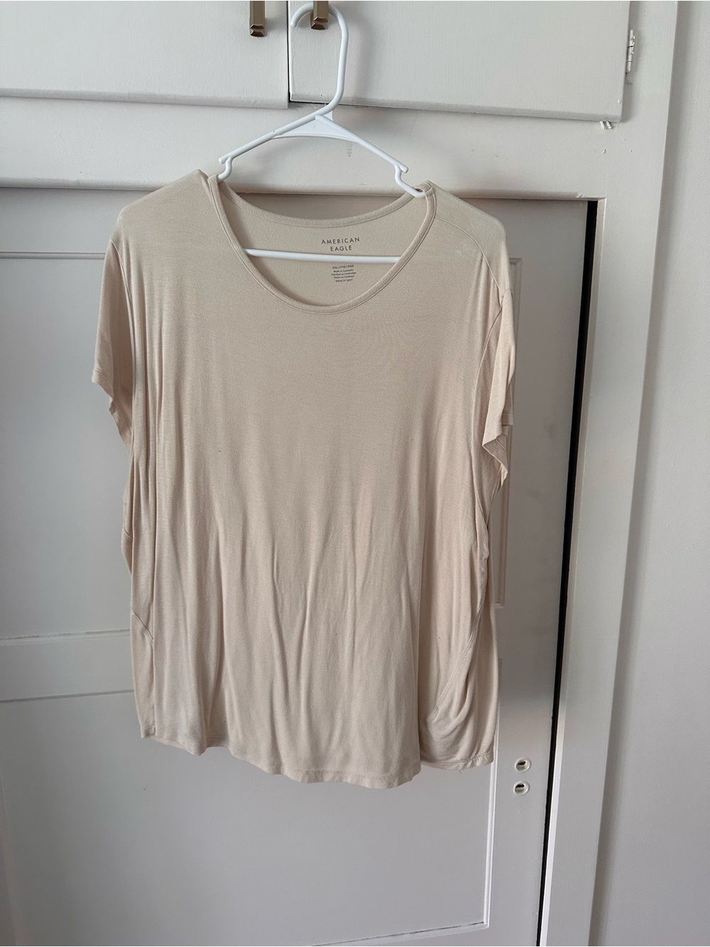 American Eagle Soft and Sexy Light Beige Short Sleeve Scoop Neck Tee